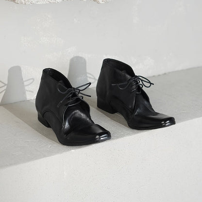 Elegantní a detailní podpůrné letní boty