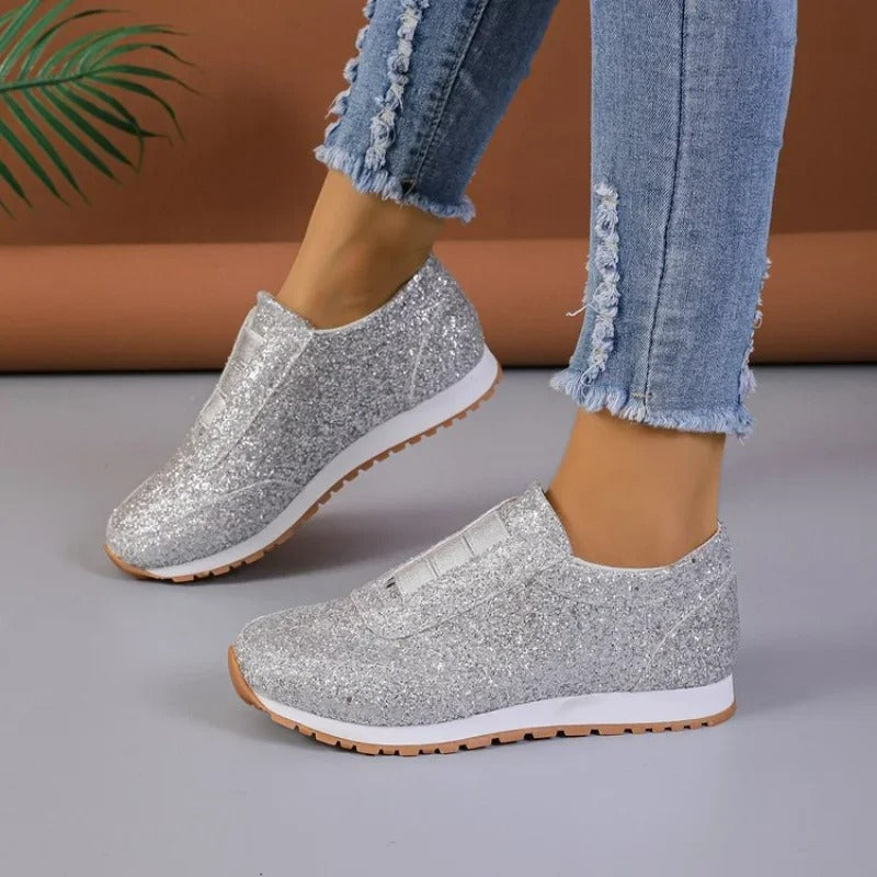 Elegantní a detailně propracovaná podpůrná obuv
