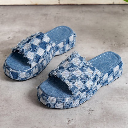 Elegantní a detailní podpůrné letní sandály