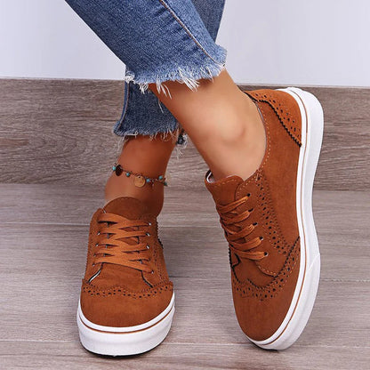 Elegantní a detailní podpůrné tenisky