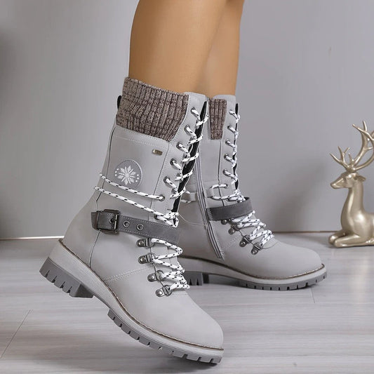 Elegantní a detailní podpůrné letní boty