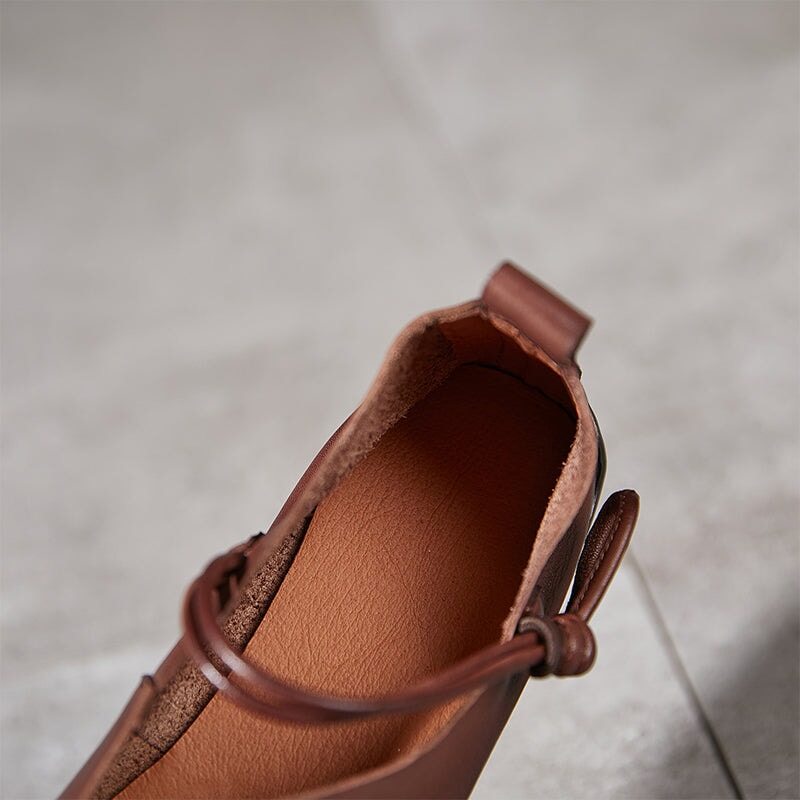 Elegantní a detailní podpůrné letní boty