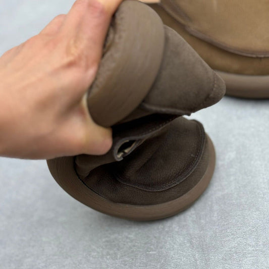 Elegantní a detailní podpůrné letní boty