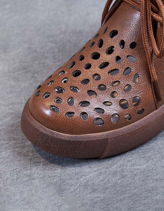 Elegantní a detailní podpůrné letní boty