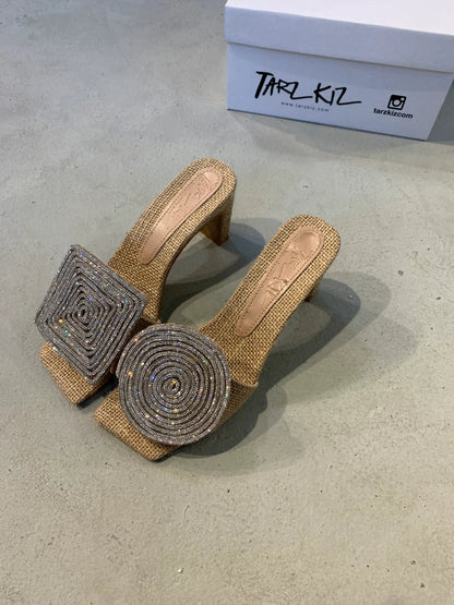 Podpůrné a stylové ortopedické zimní sandály