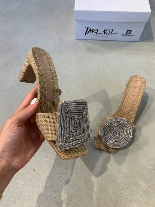 Podpůrné a stylové ortopedické zimní sandály