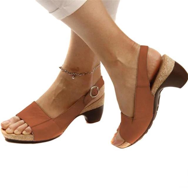 Elegantní a detailní podpůrné letní sandály