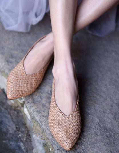 Elegantní a detailně propracovaná podpůrná letní obuv