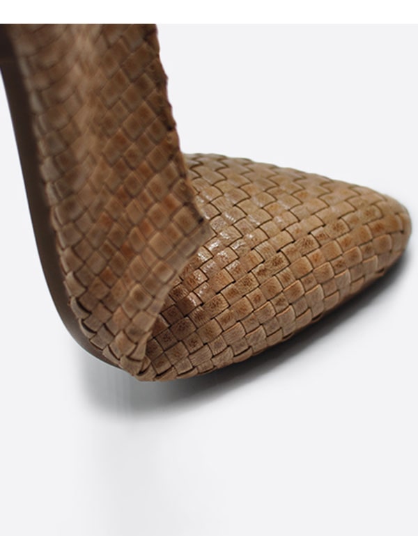 Elegantní a detailně propracovaná podpůrná letní obuv