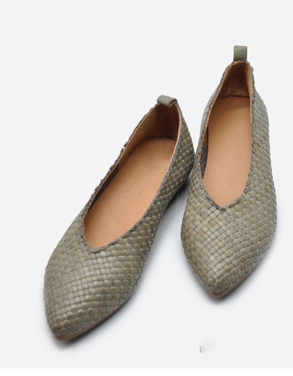 Elegantní a detailně propracovaná podpůrná letní obuv