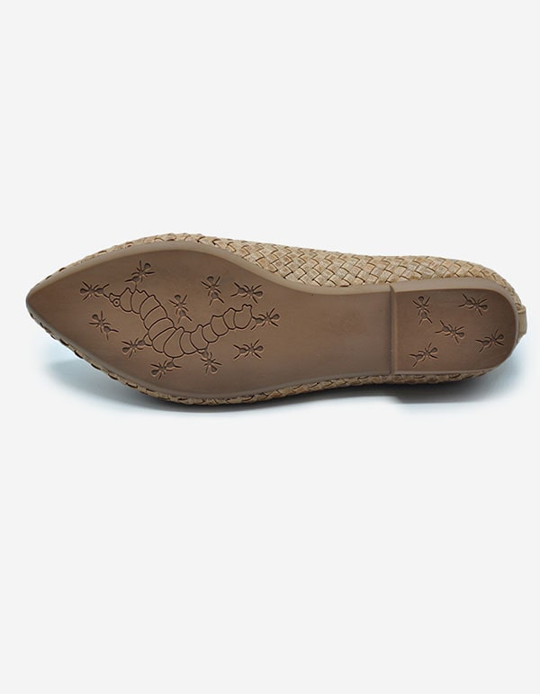 Elegantní a detailně propracovaná podpůrná letní obuv
