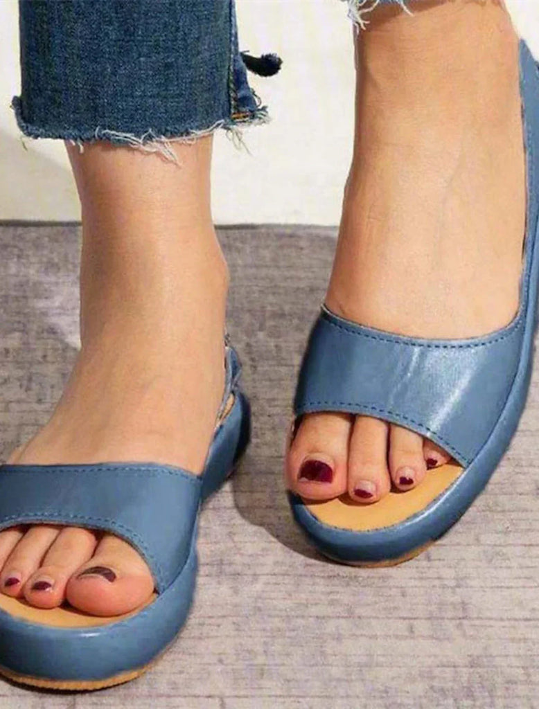 Elegantní a detailní podpůrné letní sandály