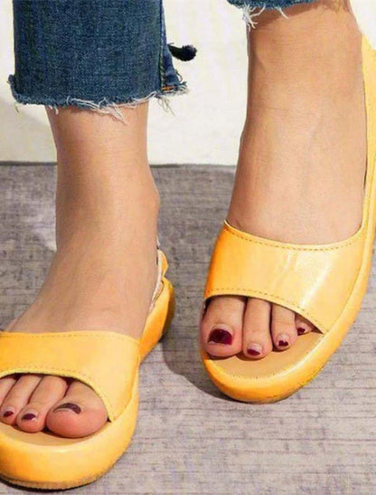 Elegantní a detailní podpůrné letní sandály