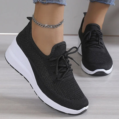 Elegantní a detailně propracovaná podpůrná zimní obuv