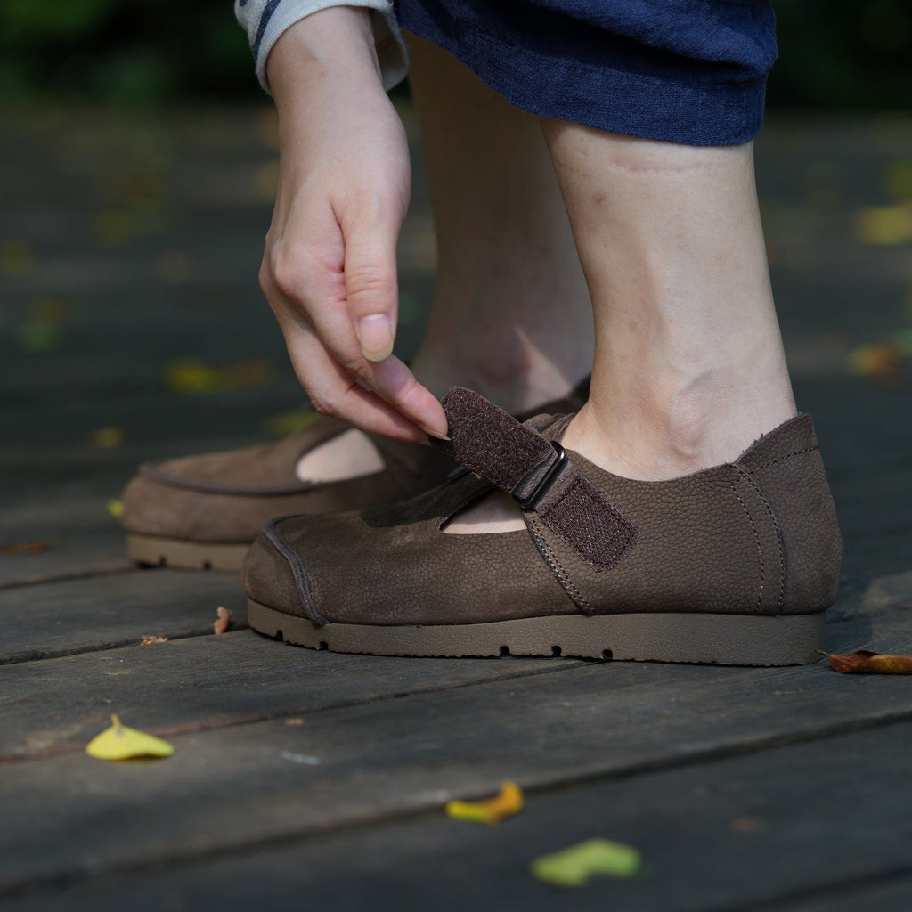Elegantní a detailní podpůrné letní boty
