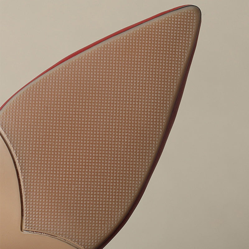 Elegantní a detailně propracovaná podpůrná letní obuv