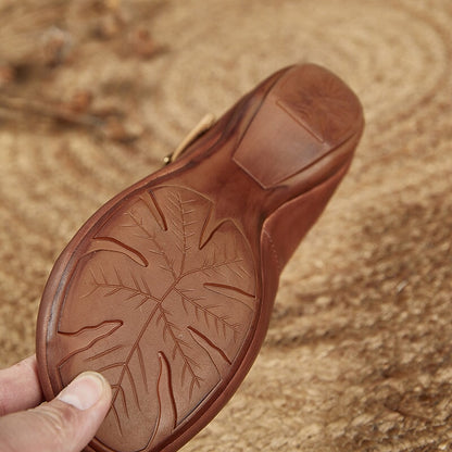 Elegantní a detailně propracovaná podpůrná letní obuv