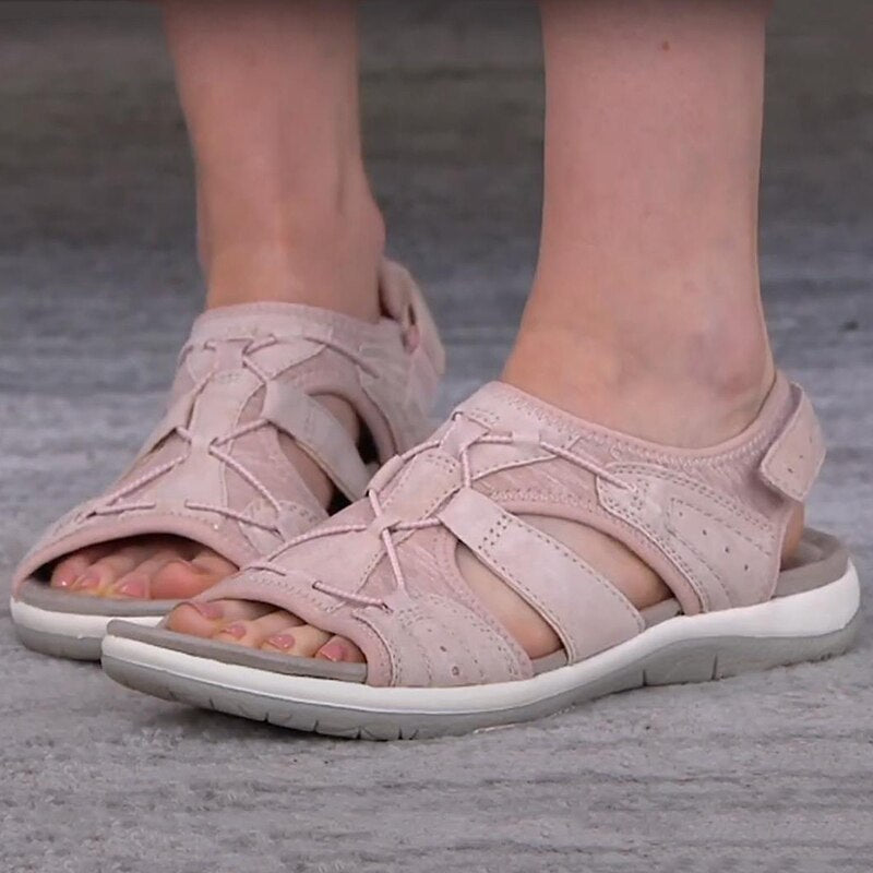 Elegantní a detailní podpůrné letní boty