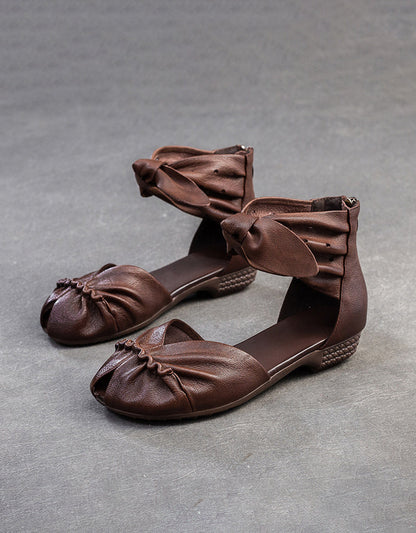 Elegantní a detailní podpůrné letní sandály