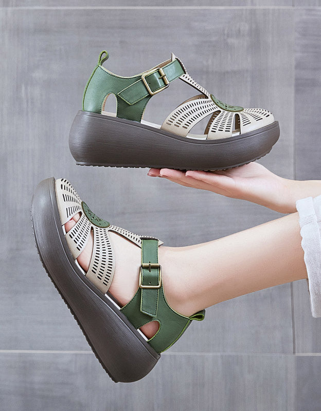 Elegantní a detailní podpůrné letní sandály