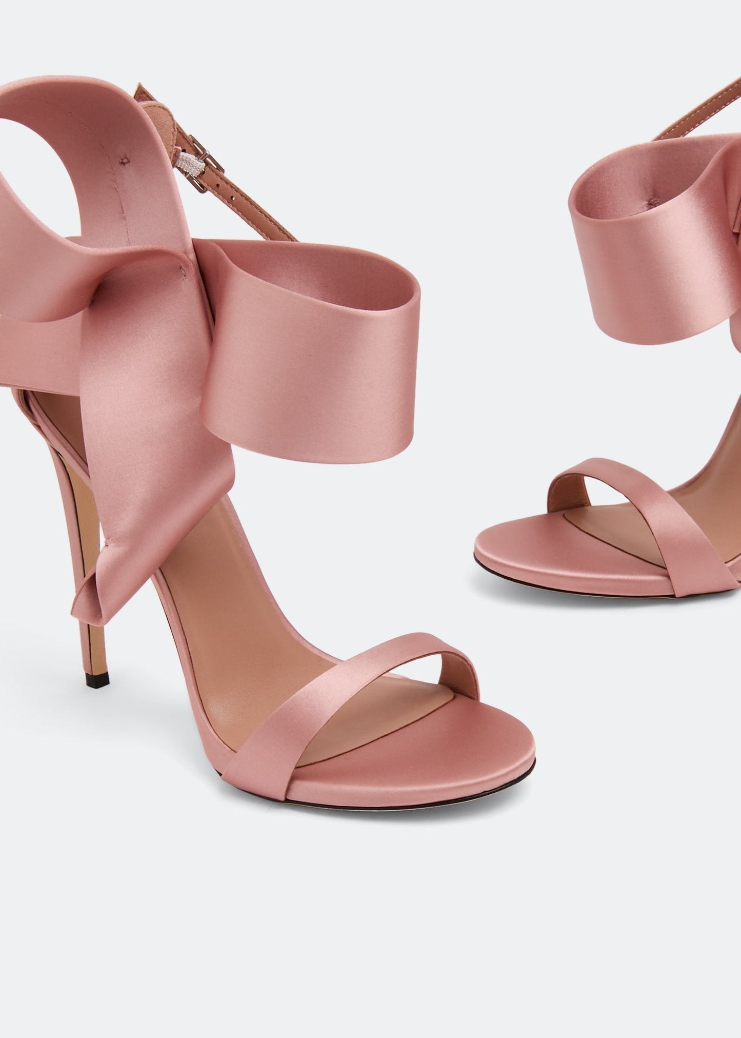 Elegantní a podpůrné ortopedické letní sandály