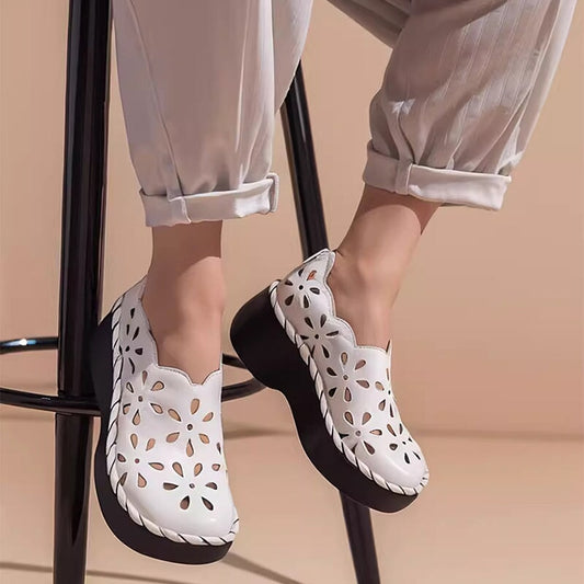 Elegantní a detailní podpůrné letní boty