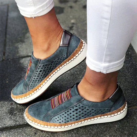 Elegantní a detailně propracovaná podpůrná letní obuv