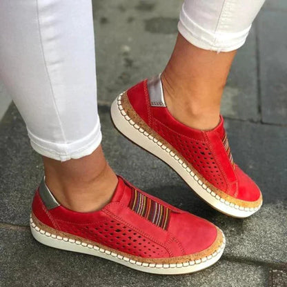 Elegantní a detailně propracovaná podpůrná letní obuv