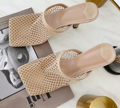 Elegantní a detailní podpůrné letní skluzavky