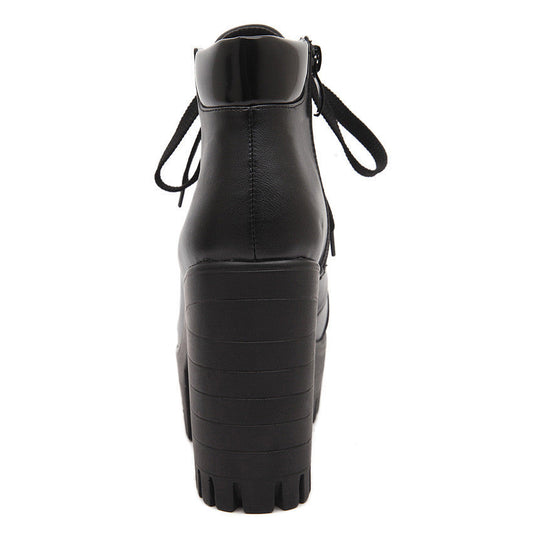 Elegantní a detailní podpůrné letní boty