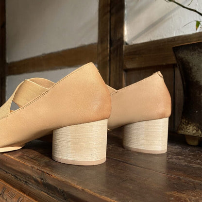 Elegantní a detailně propracovaná podpůrná letní obuv