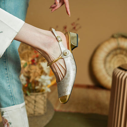 Elegantní a detailní podpůrné letní sandály
