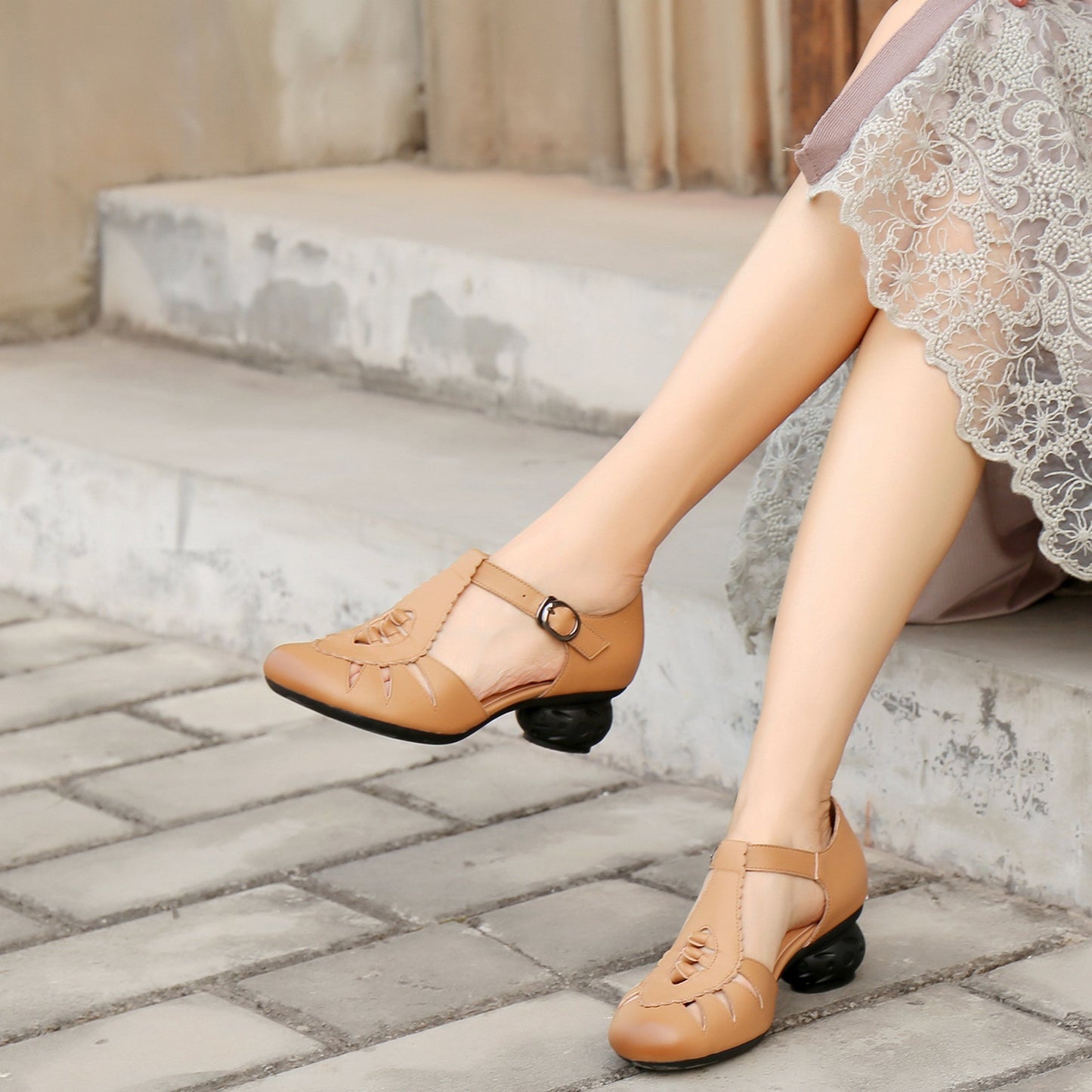 Elegantní a detailní podpůrné letní sandály