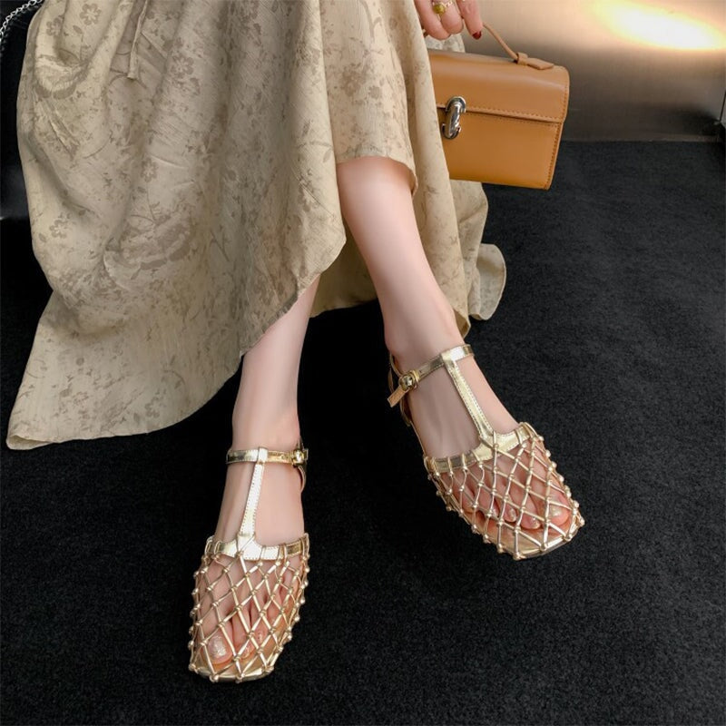 Elegantní a detailní podpůrné letní boty
