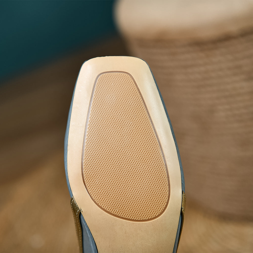Elegantní a detailní podpůrné letní sandály