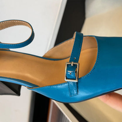 Elegantní a detailní podpůrné letní sandály