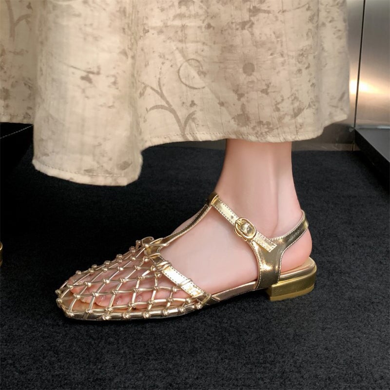 Elegantní a detailní podpůrné letní boty