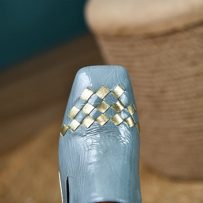 Elegantní a detailní podpůrné letní sandály