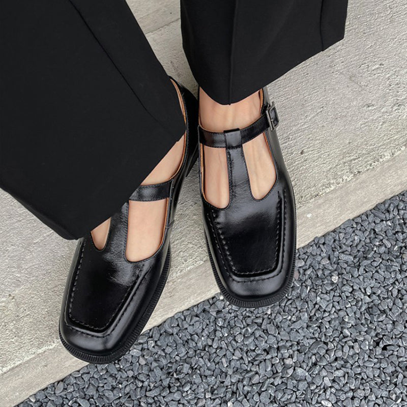Elegantní a detailní podpůrné letní sandály