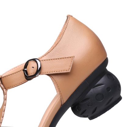 Elegantní a detailní podpůrné letní sandály