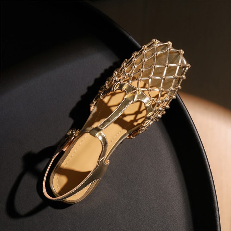 Elegantní a detailní podpůrné letní boty