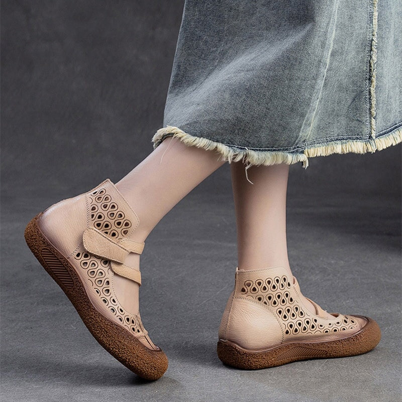 Elegantní a detailní podpůrné letní sandály
