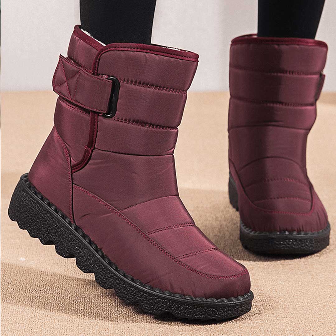 Elegantní a detailní podpůrné letní boty
