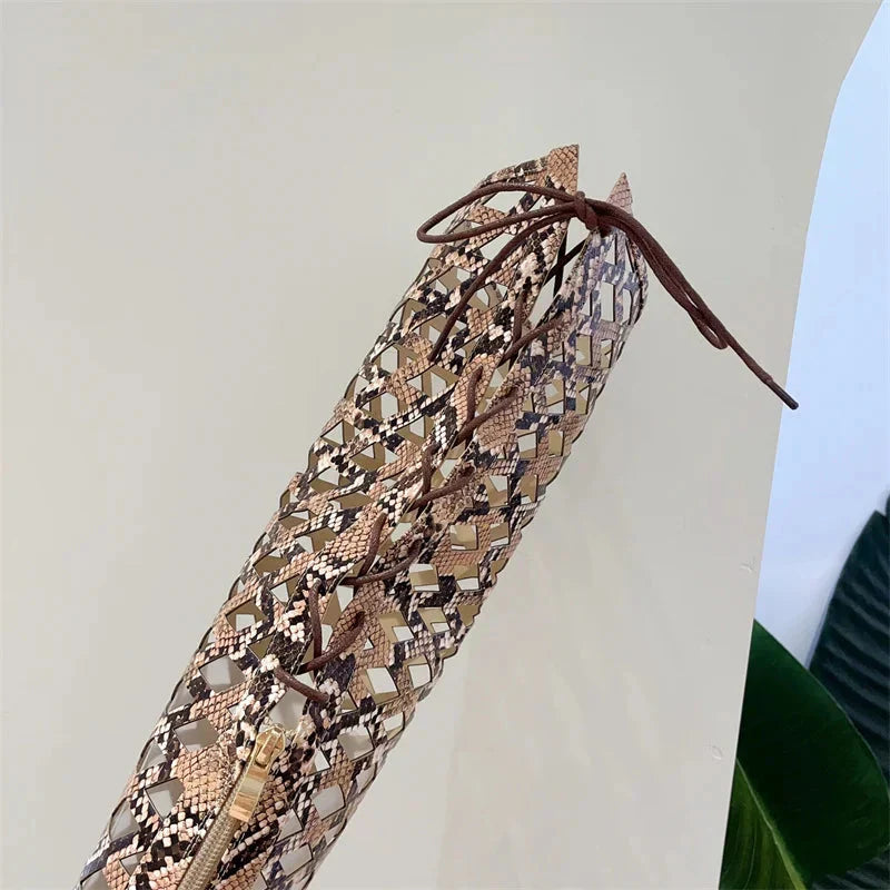 Elegantní a detailní podpůrné letní boty