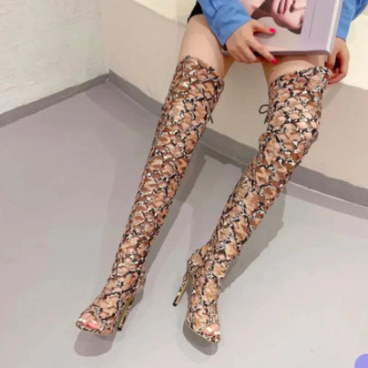 Elegantní a detailní podpůrné letní boty