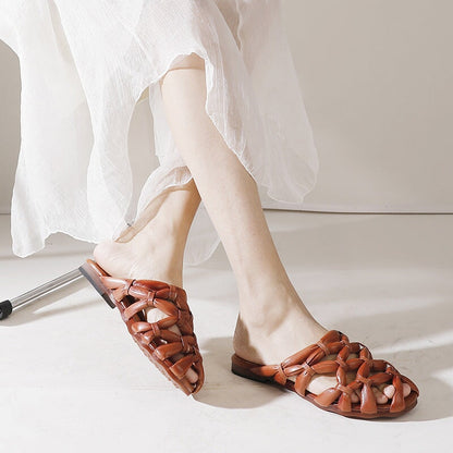 Elegantní a detailní podpůrné letní sandály