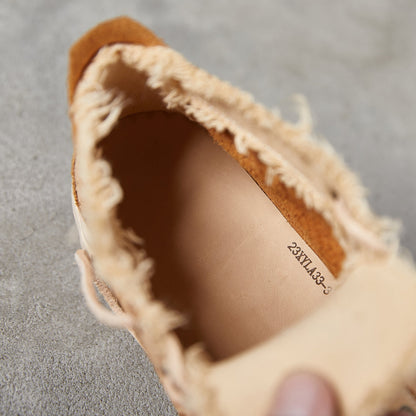 Elegantní a detailní podpůrné letní tenisky