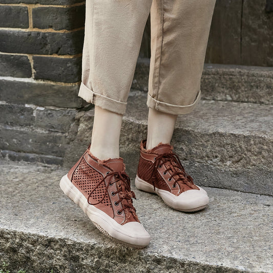 Elegantní a detailní podpůrné letní tenisky