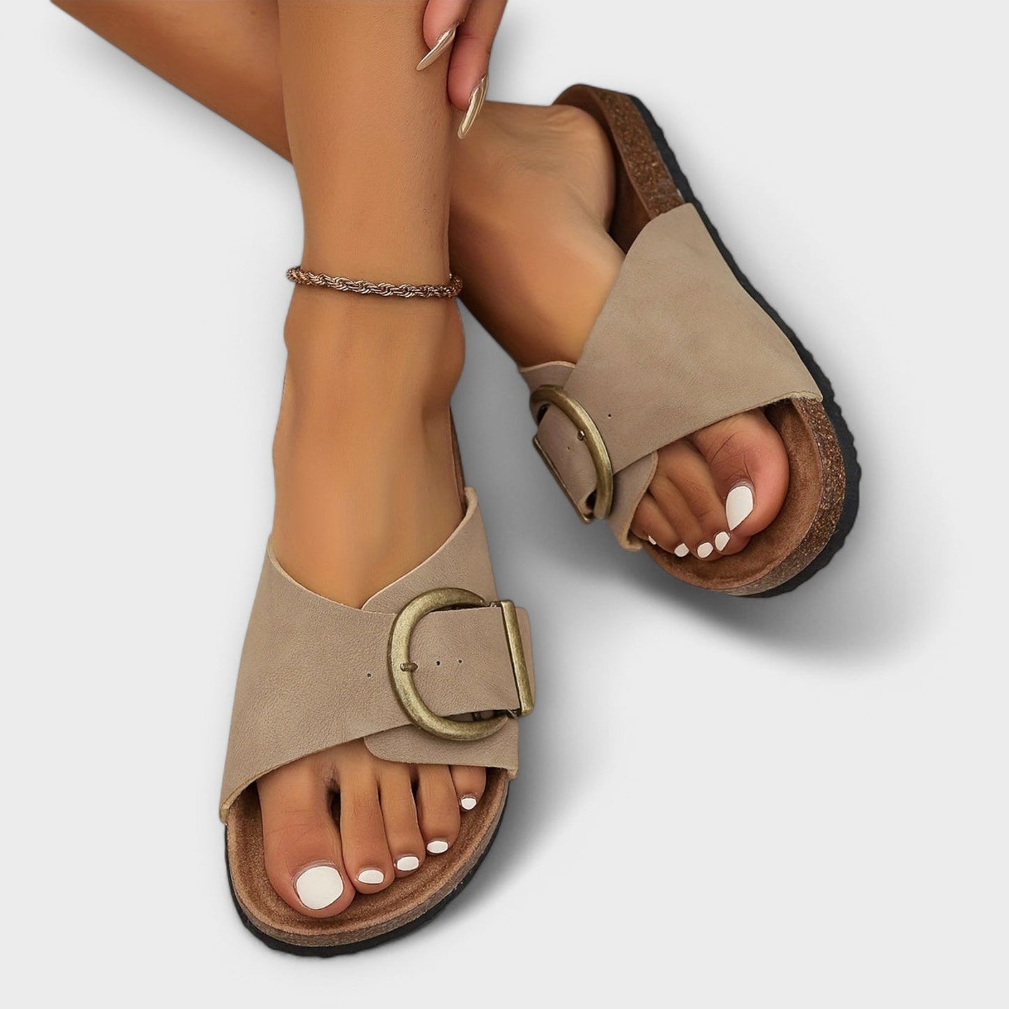 Elegantní a detailní podpůrné letní sandály