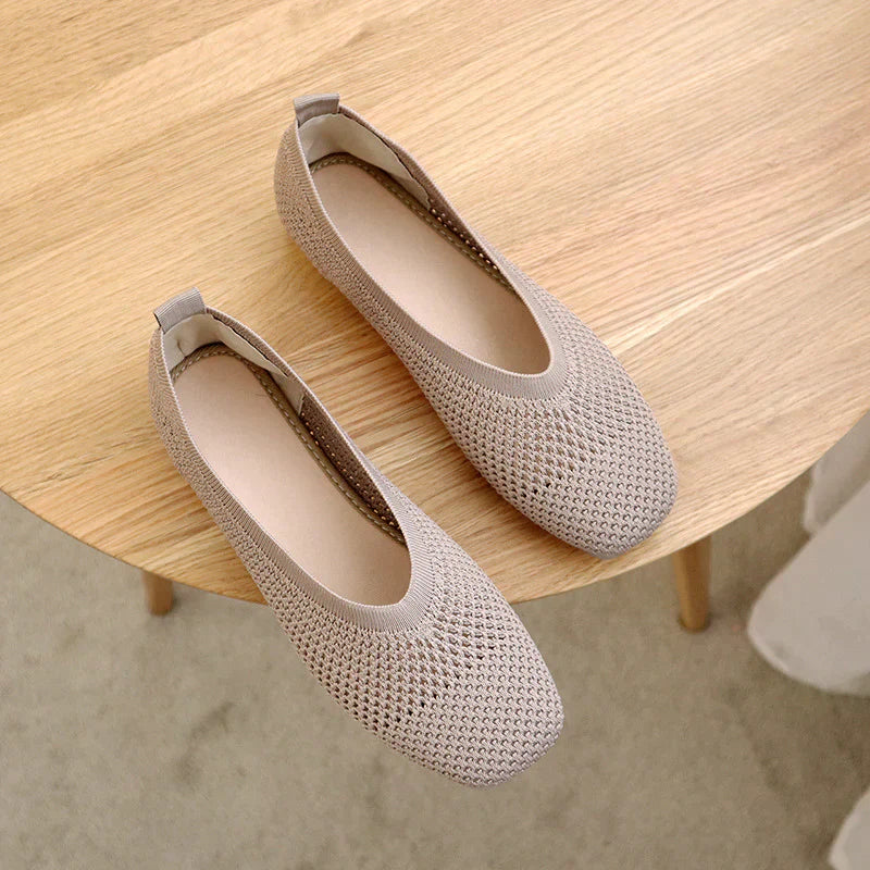 Elegantní a detailní podpůrné letní sandály